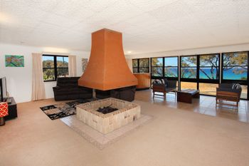 Mungala 2 - Accommodation Main Beach 0