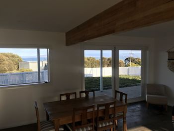 Walters Apartment 1 - Accommodation Main Beach 5