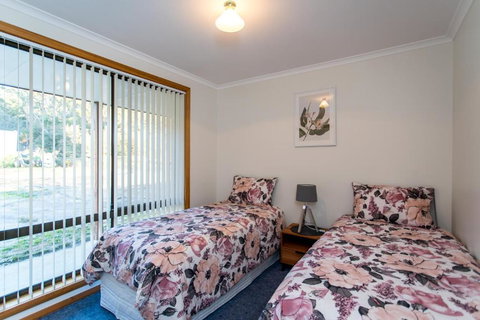 Acton Park Holiday Units - Accommodation Main Beach 1