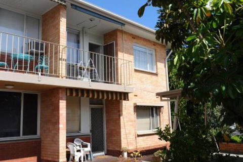 Glenelg Holiday Apartments The Broadway - Accommodation Main Beach 5