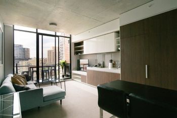 Spacious Apartment Close To Melbourne CBD - Accommodation Main Beach 6