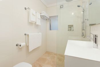 Bondi Beach Waterfront - Accommodation Main Beach 1