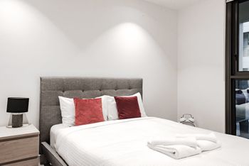Zenith Melbourne Central - Accommodation Main Beach 3