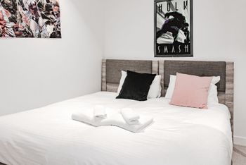 Zenith Melbourne Central - Accommodation Main Beach 2