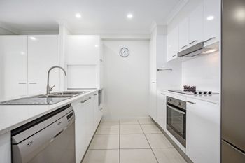 Cotton Tree Modern Apartment - Accommodation Main Beach 1
