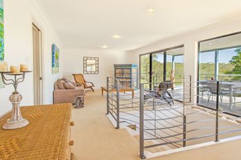 Spinnakers Loft 3 Bed Apartment - Accommodation Main Beach 0