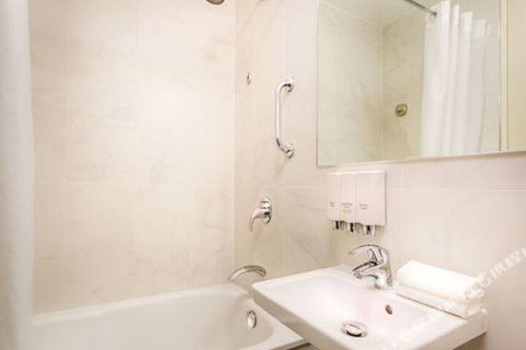 Qinnat Victoria One On Elizabeth Melbourne - Accommodation Main Beach 7