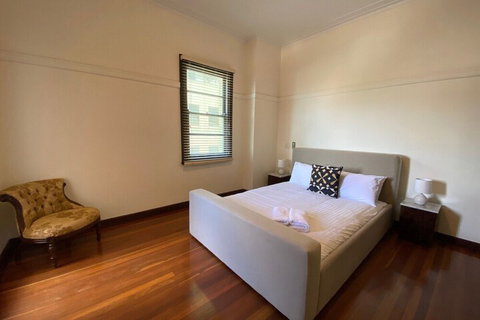 Art Deco Luxury On Elizabeth Quay - Accommodation Main Beach 6