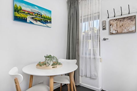Bayscape Studio Glenelg - Accommodation Main Beach 3