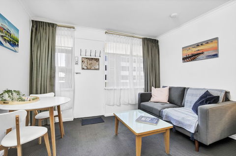 Bayscape Studio Glenelg - Accommodation Main Beach 2
