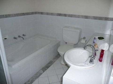 Absolute Luxury In The East End Of Adelaide Apartment - Accommodation Main Beach 3