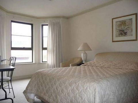 Absolute Luxury In The East End Of Adelaide Apartment - Accommodation Main Beach 4