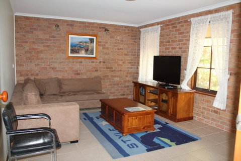Surf Beach Family Friendly Home - Accommodation Main Beach 0