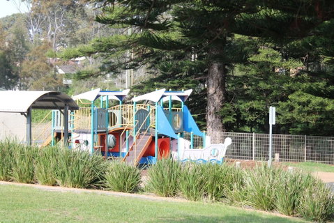 Surf Beach Family Friendly Home - Accommodation Main Beach 4