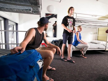 Sydney Railway Square YHA - Hostel - Accommodation Main Beach 6