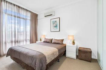 Adelaide DressCircle Apartments - Ward St - Accommodation Main Beach 1