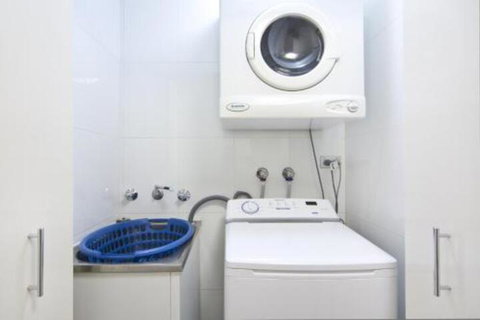 Astra Apartments Sydney Kent Street - Accommodation Main Beach 2