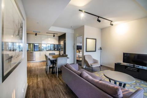 Arise Arena - Accommodation Main Beach 3