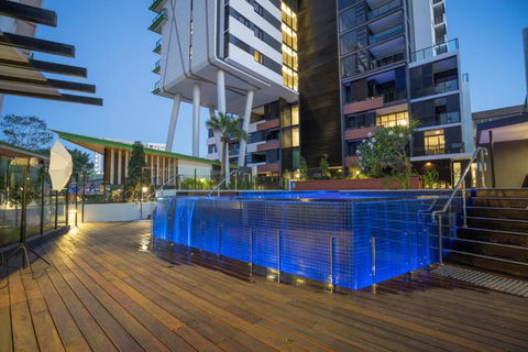 Arise Arena - Accommodation Main Beach 5