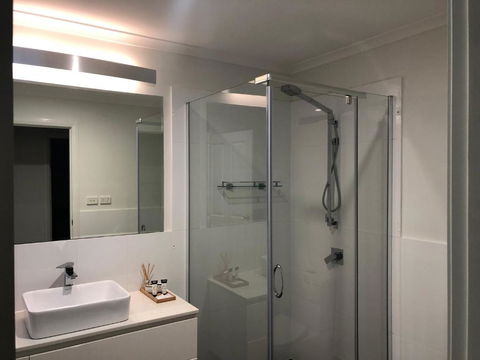 Beach & Bay Holiday House - Accommodation Main Beach 1