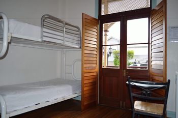 Aussie Way Backpackers - Accommodation Main Beach 2