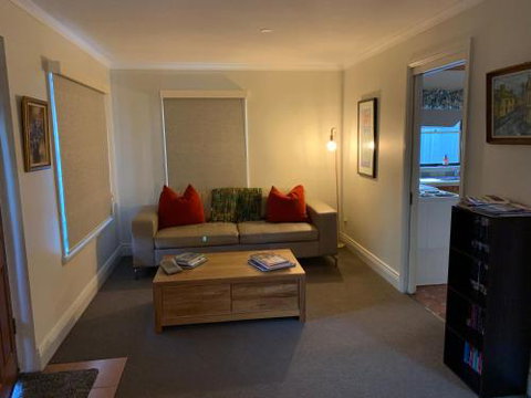 3 Batten Street - Accommodation Main Beach 4