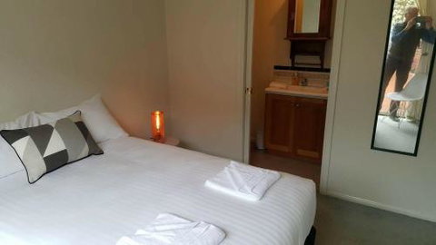 3 Batten Street - Accommodation Main Beach 6