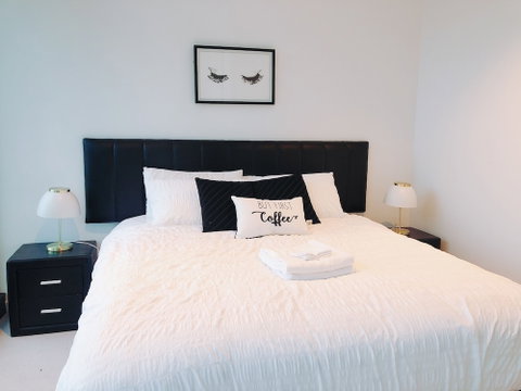 Skytower Apartment - Accommodation Main Beach 4