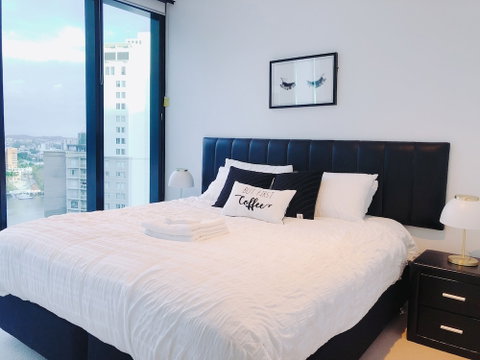 Skytower Apartment - Accommodation Main Beach 3