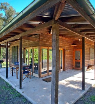 The Cedars Cottages - Accommodation Main Beach 4