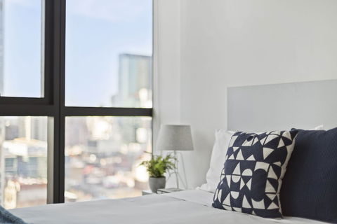 Melbourne Star - Accommodation Main Beach 2