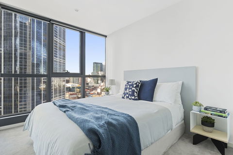 Melbourne Star - Accommodation Main Beach 1