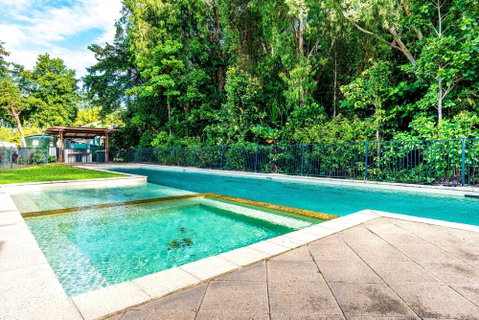 Blue Lagoon Villa B - Accommodation Main Beach 4