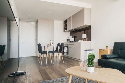 Victoria One Suites - Accommodation Main Beach 2