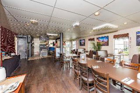 Alexandra Inn - Accommodation Main Beach 0