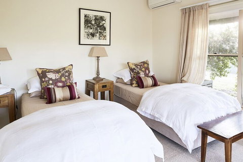 Rosby Guesthouse - Accommodation Main Beach 2