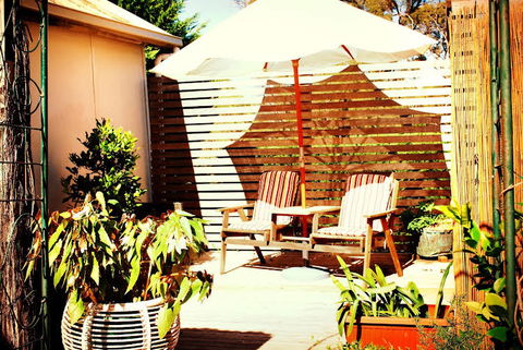 Little Auberge - Accommodation Main Beach 0