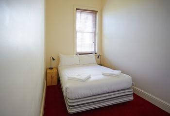 Whitehall Guesthouse Sorrento - Accommodation Main Beach 4