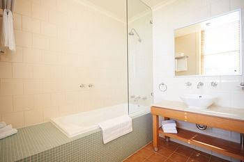 Whitehall Guesthouse Sorrento - Accommodation Main Beach 5