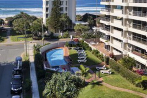 Surfers Chalet - Accommodation Main Beach 0