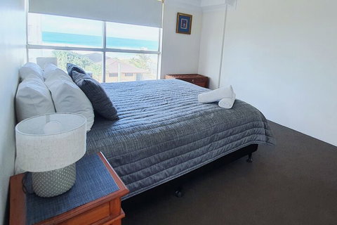 Surfers Chalet - Accommodation Main Beach 6