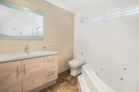 Forresters Beach Bed & Breakfast - Accommodation Main Beach 1