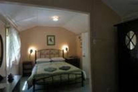 Strathvea Guest House - Accommodation Main Beach 7