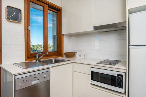 A PERFECT STAY - Quiksilver Apartments - The Wreck - Accommodation Main Beach 1