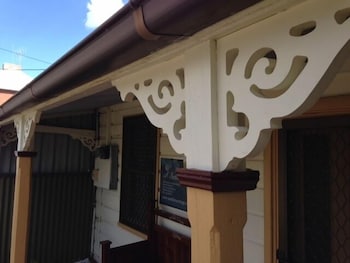 A Settler's Cottage - Accommodation Main Beach 0