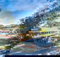 Commercial Golf Resort - Accommodation Main Beach