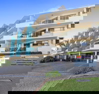 Kings Bay Apartments - Accommodation Main Beach