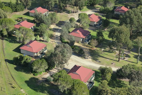 Lakes Entrance Country Cottages - Accommodation Main Beach 1