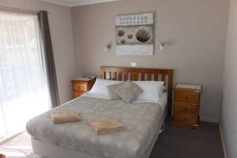Lakes Entrance Country Cottages - Accommodation Main Beach 0