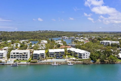 Noosa Shores Resort - Accommodation Main Beach 1